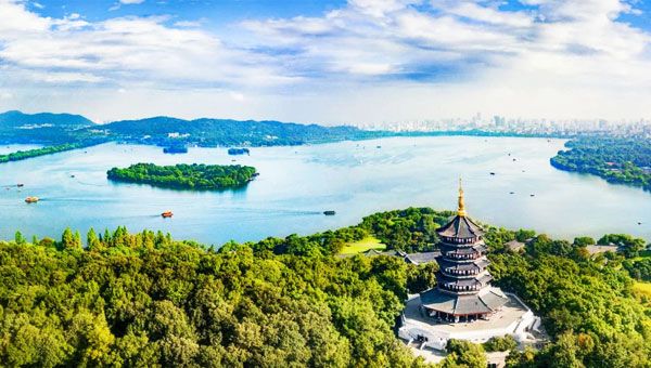 West Lake in the East: A Cultural Oasis Bridging Ancient Poetry and Modern Wanderlust